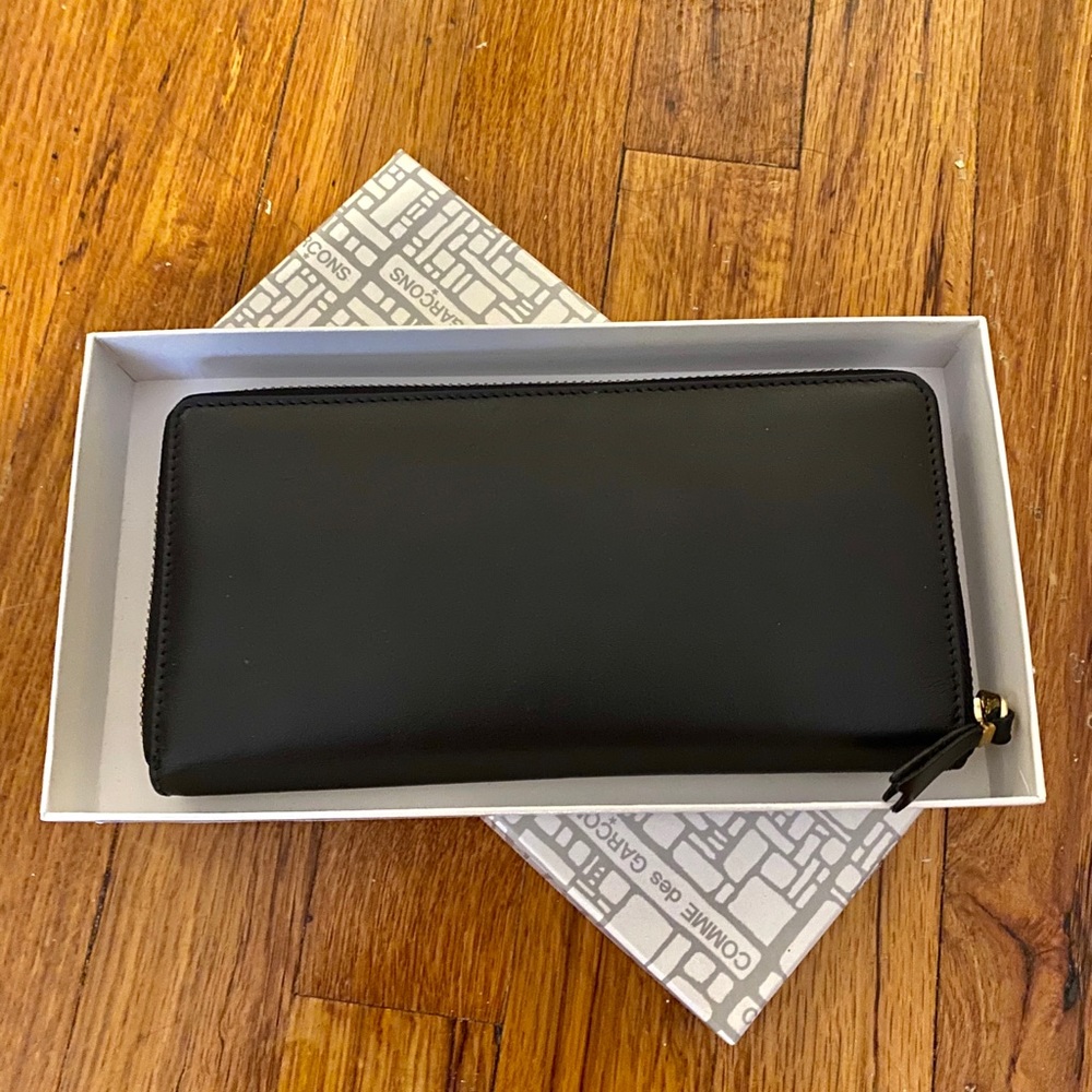 New Comme Des Garçons large zip around wallet